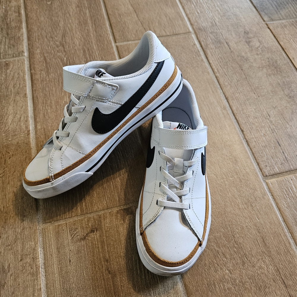 Nike Kids White and Black Sneakers